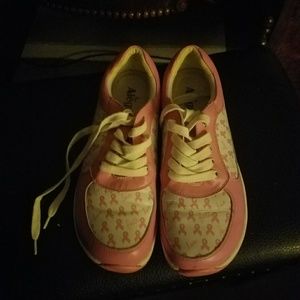 Algeria nursing shoes